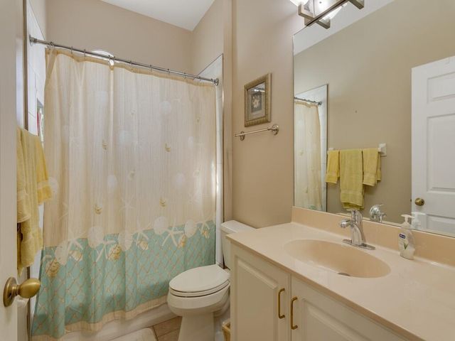 4810 48th Avenue Avenue, Vero Beach, FL 32967