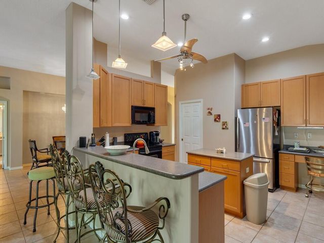 4810 48th Avenue Avenue, Vero Beach, FL 32967