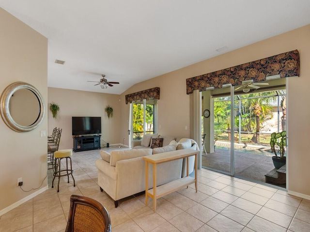 4810 48th Avenue Avenue, Vero Beach, FL 32967