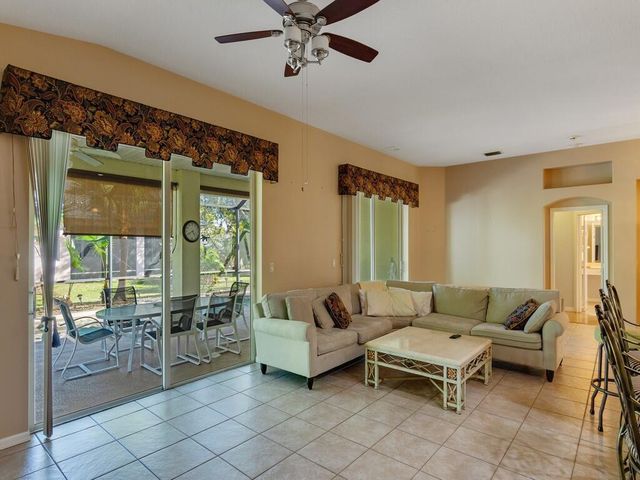 4810 48th Avenue Avenue, Vero Beach, FL 32967