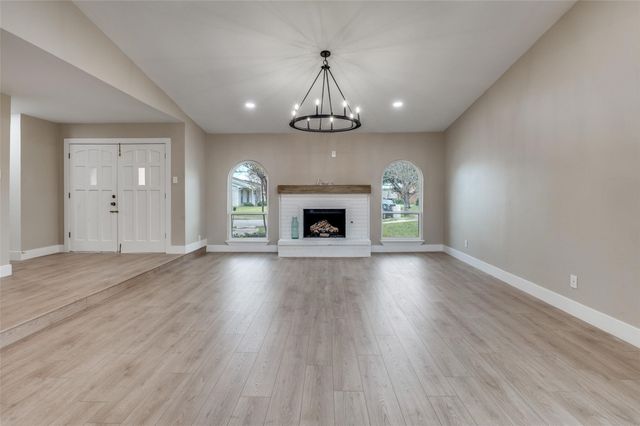1912 Primrose, Carrollton, TX 75007