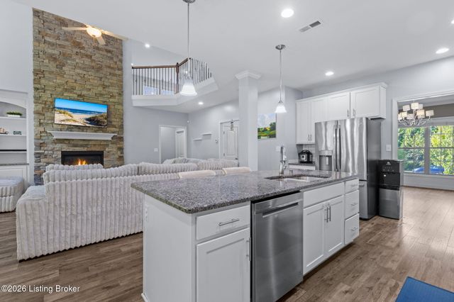 748 Dehart Ln, Louisville, KY 40243