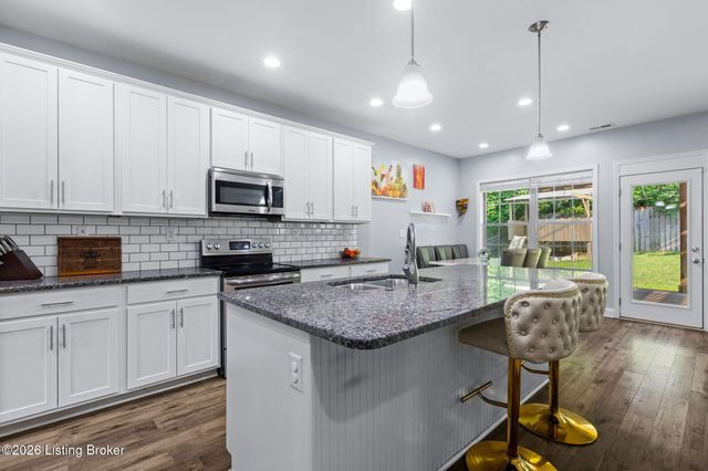 748 Dehart Ln, Louisville, KY 40243
