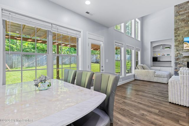 748 Dehart Ln, Louisville, KY 40243