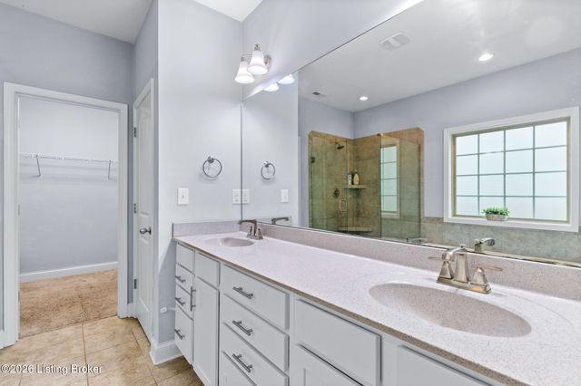 748 Dehart Ln, Louisville, KY 40243