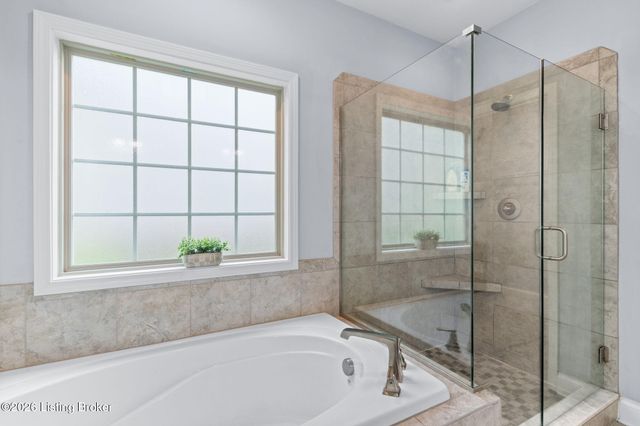 748 Dehart Ln, Louisville, KY 40243