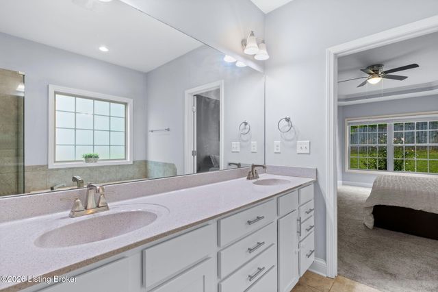 748 Dehart Ln, Louisville, KY 40243