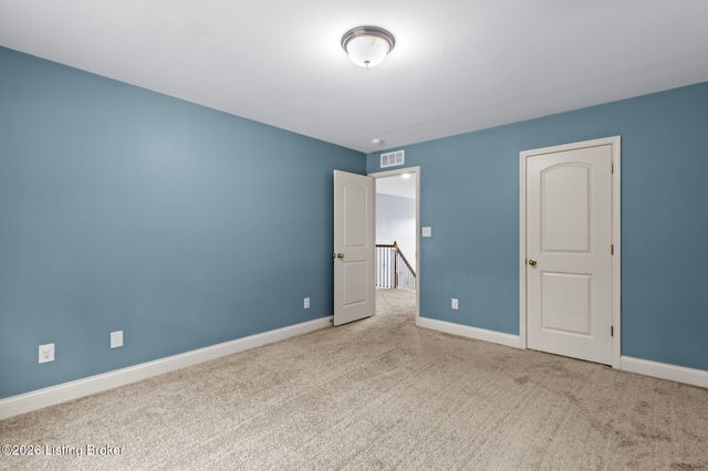 748 Dehart Ln, Louisville, KY 40243