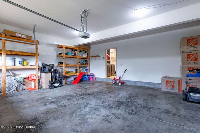 748 Dehart Ln, Louisville, KY 40243