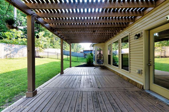 748 Dehart Ln, Louisville, KY 40243