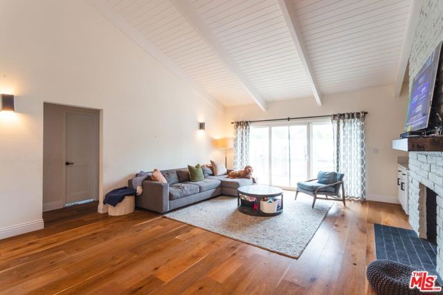 23721 Mariano Street, Woodland Hills (los Angeles), CA 91367