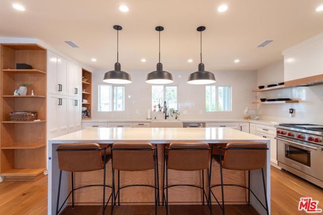 23721 Mariano Street, Woodland Hills (los Angeles), CA 91367