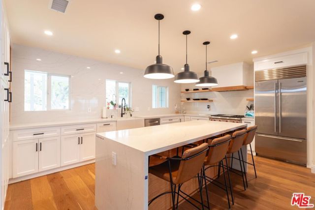 23721 Mariano Street, Woodland Hills (los Angeles), CA 91367