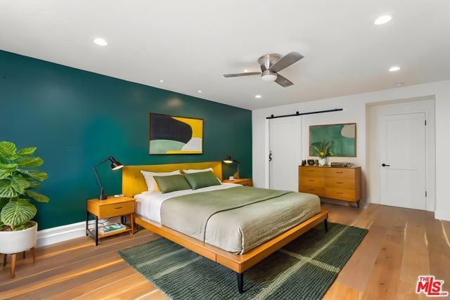 23721 Mariano Street, Woodland Hills (los Angeles), CA 91367