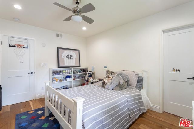 23721 Mariano Street, Woodland Hills (los Angeles), CA 91367