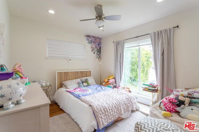 23721 Mariano Street, Woodland Hills (los Angeles), CA 91367