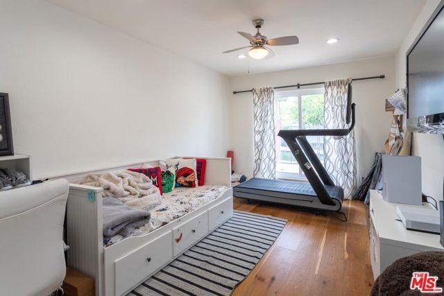 23721 Mariano Street, Woodland Hills (los Angeles), CA 91367