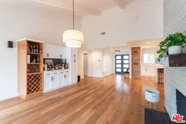 23721 Mariano Street, Woodland Hills (los Angeles), CA 91367