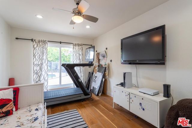 23721 Mariano Street, Woodland Hills (los Angeles), CA 91367