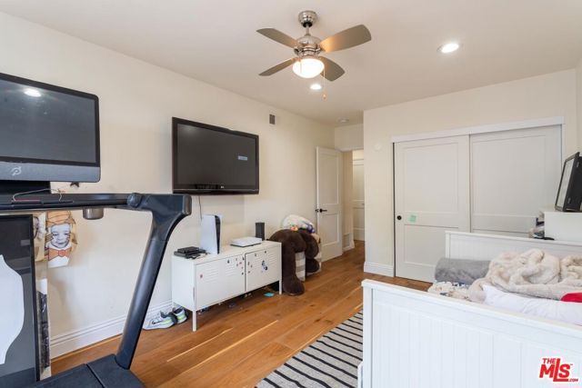 23721 Mariano Street, Woodland Hills (los Angeles), CA 91367