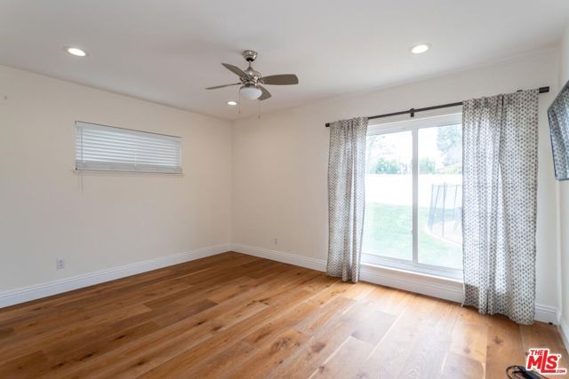 23721 Mariano Street, Woodland Hills (los Angeles), CA 91367