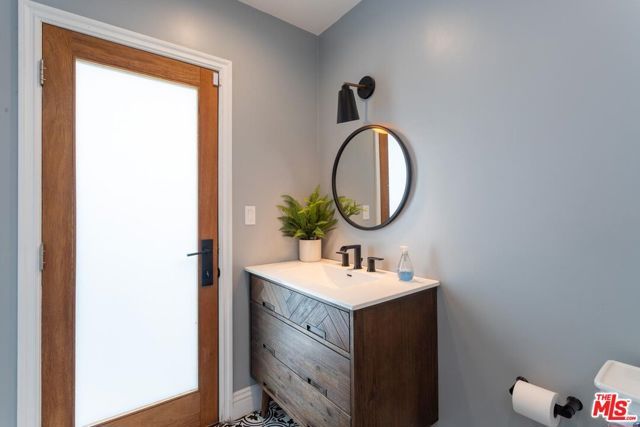 23721 Mariano Street, Woodland Hills (los Angeles), CA 91367