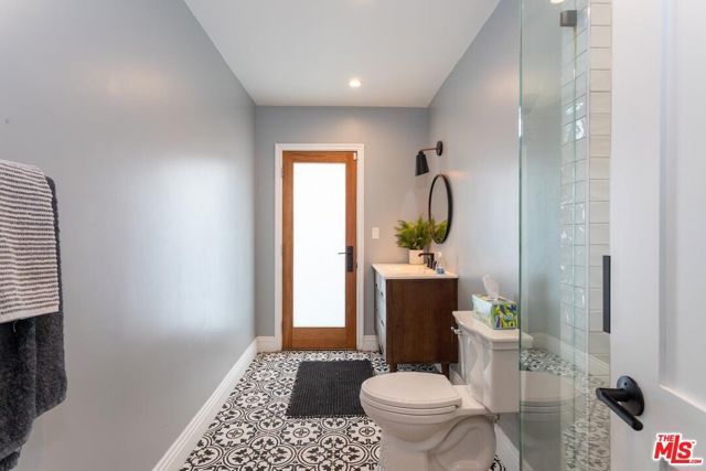 23721 Mariano Street, Woodland Hills (los Angeles), CA 91367