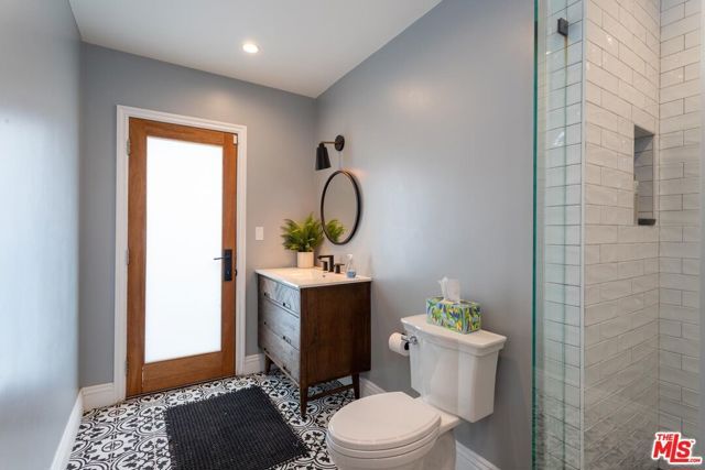 23721 Mariano Street, Woodland Hills (los Angeles), CA 91367