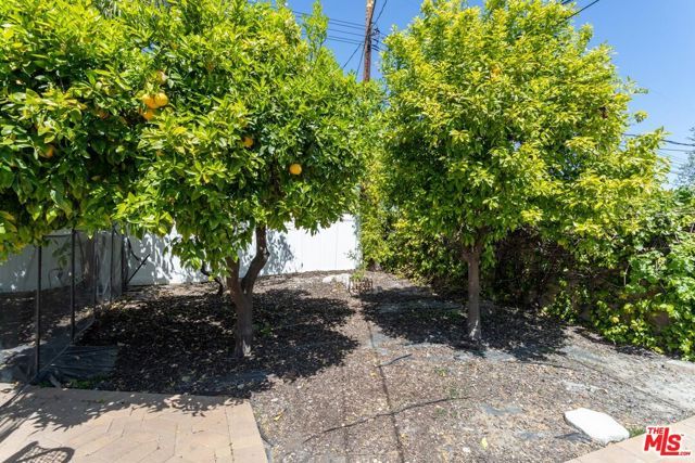 23721 Mariano Street, Woodland Hills (los Angeles), CA 91367