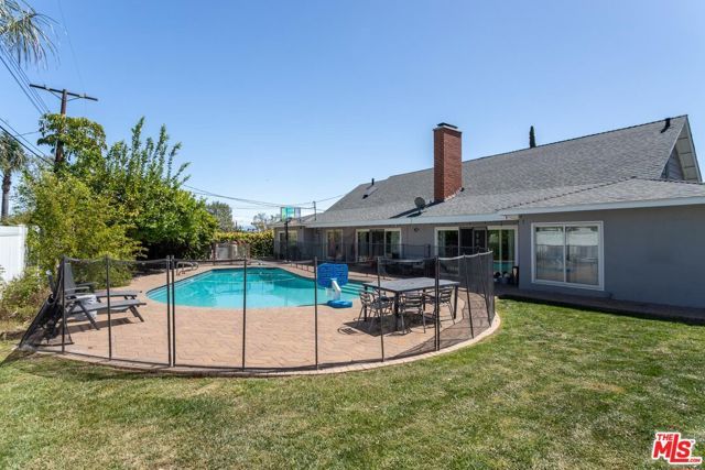 23721 Mariano Street, Woodland Hills (los Angeles), CA 91367