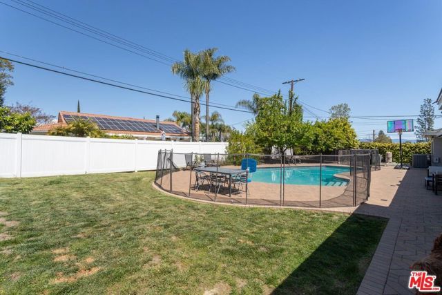 23721 Mariano Street, Woodland Hills (los Angeles), CA 91367