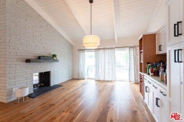 23721 Mariano Street, Woodland Hills (los Angeles), CA 91367