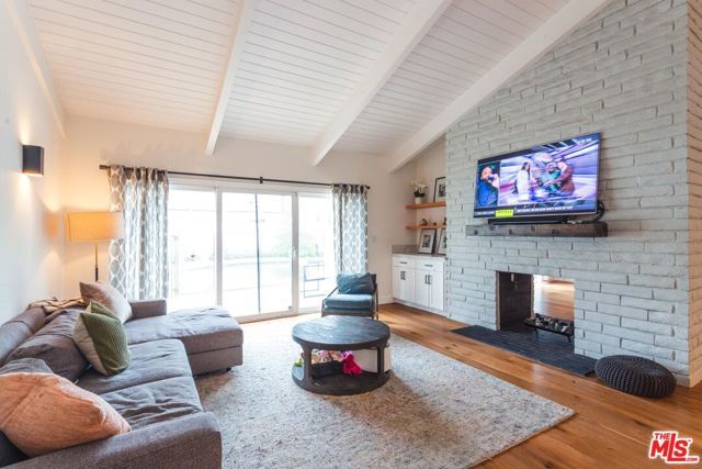 23721 Mariano Street, Woodland Hills (los Angeles), CA 91367