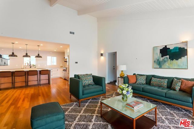 23721 Mariano Street, Woodland Hills (los Angeles), CA 91367