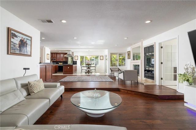 26041 Spur Branch Lane, Laguna Hills, CA 92653