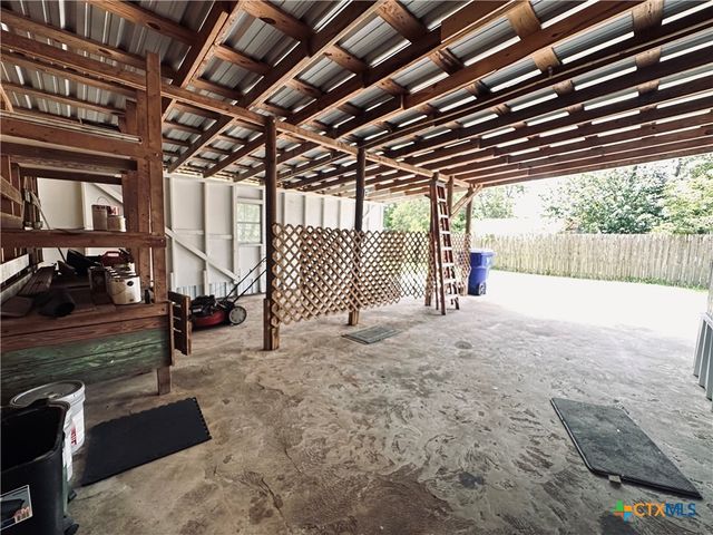 207 Schrimsher Street, Yoakum, TX 77995