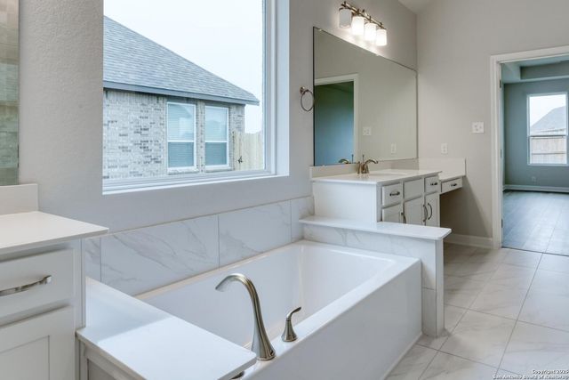 12919 Horseback Pl, Schertz, TX 78154