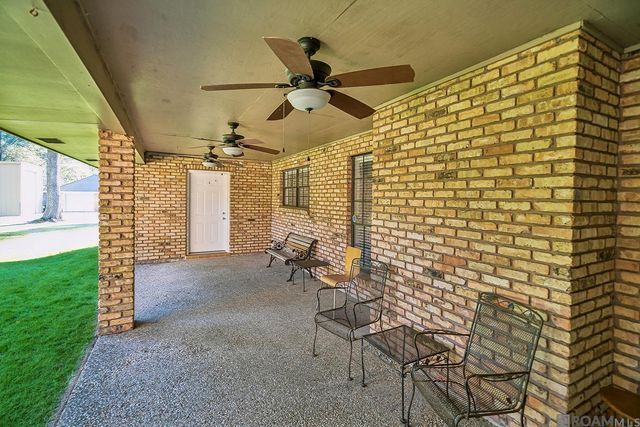 15743 Chivre Ave, Greenwell Springs, LA 70739