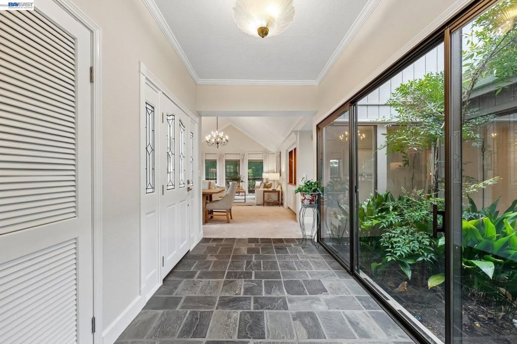 Image 8 of property listing at 11 Tennis Club Drive, Danville, CA 94506