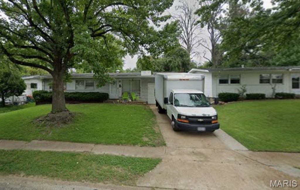 9014 Ellison Drive, Jennings, MO 63136