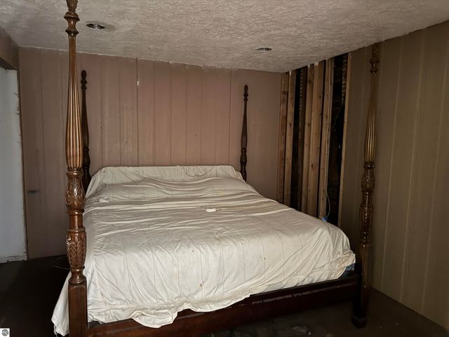 213 N Pine Street, Lake City, MI 49651