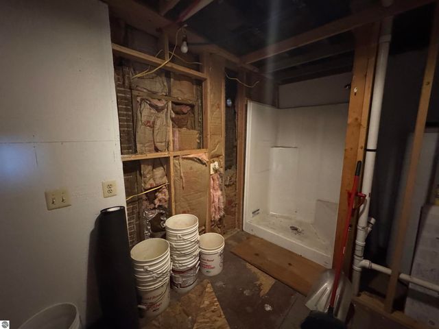 213 N Pine Street, Lake City, MI 49651