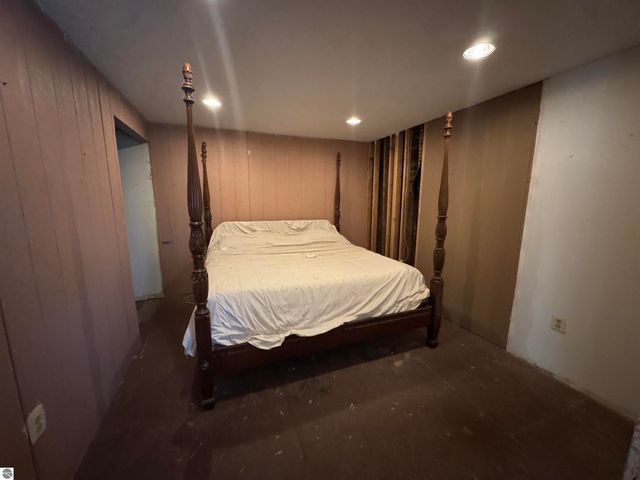 213 N Pine Street, Lake City, MI 49651