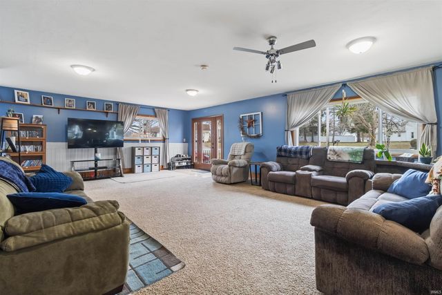 117 Woodruff Road, Wolcottville, IN 46795