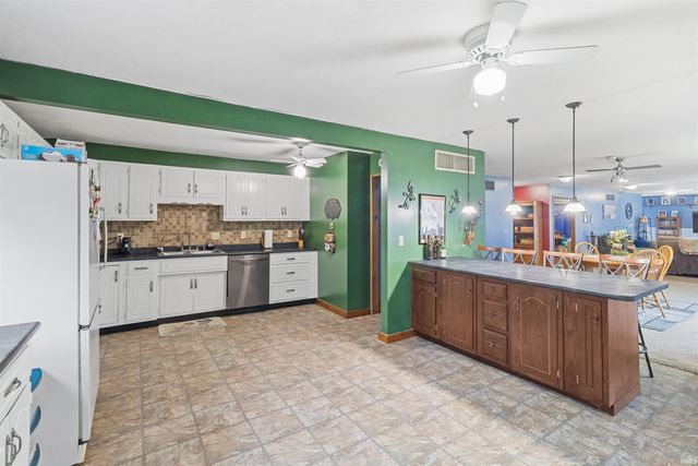 117 Woodruff Road, Wolcottville, IN 46795