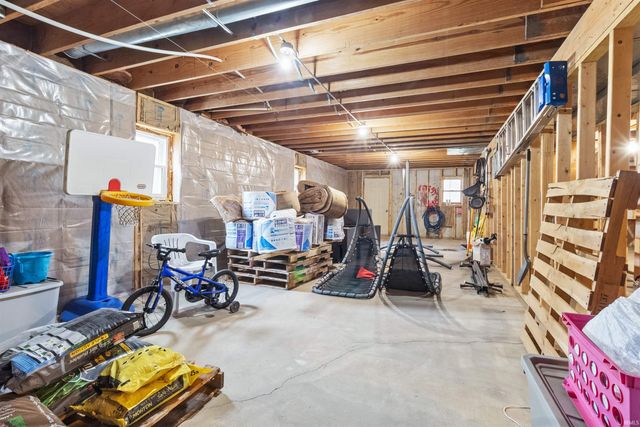 117 Woodruff Road, Wolcottville, IN 46795