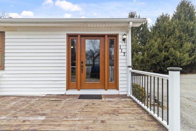 117 Woodruff Road, Wolcottville, IN 46795