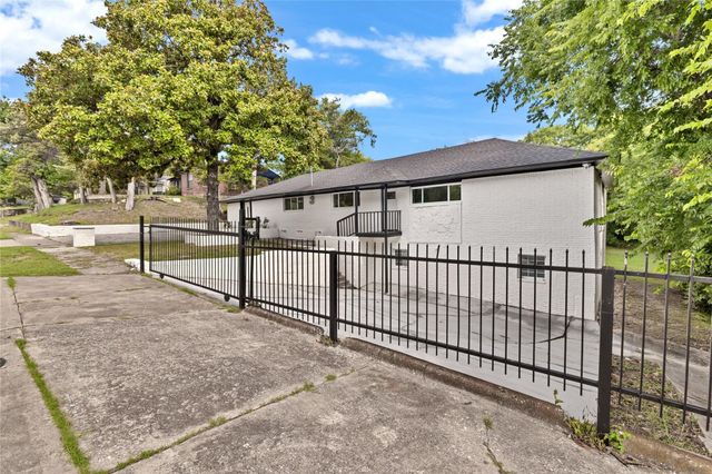 1621 Stella Avenue, Dallas, TX 75216