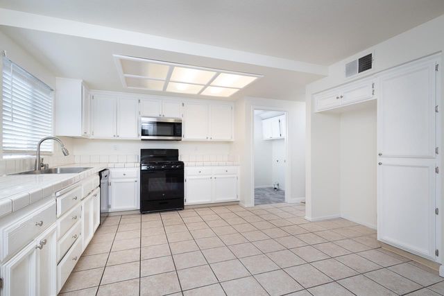 3544 Misty Morning Cir, Sacramento, CA 95827