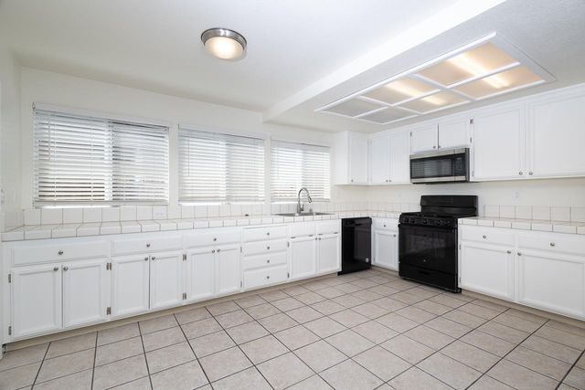 3544 Misty Morning Cir, Sacramento, CA 95827